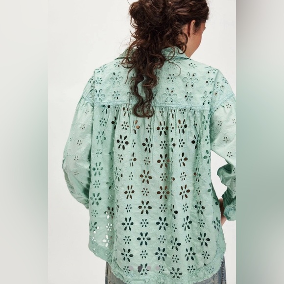 We The Free Light Green Eyelet Button Down Shirt Size XS-S/TP - Picture 2 of 12